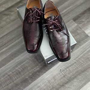 Burgundy leather printed shoes size 11